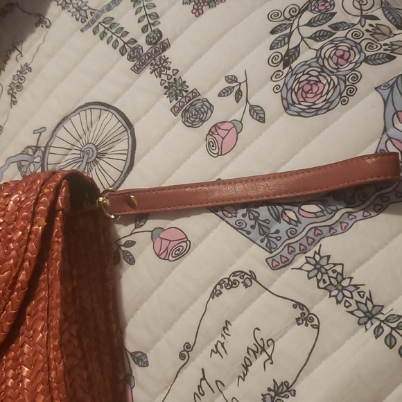 Wicker clutch with strap NWOT maroon colored. - Picture 4 of 4